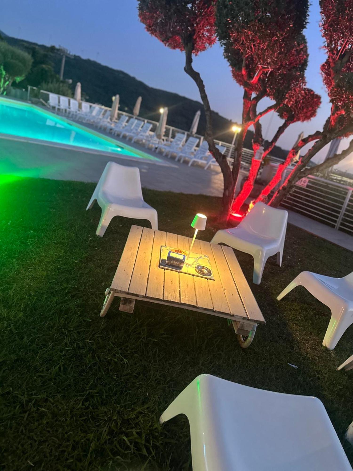 Hotel Ristorante Paradiso Albanella المظهر الخارجي الصورة