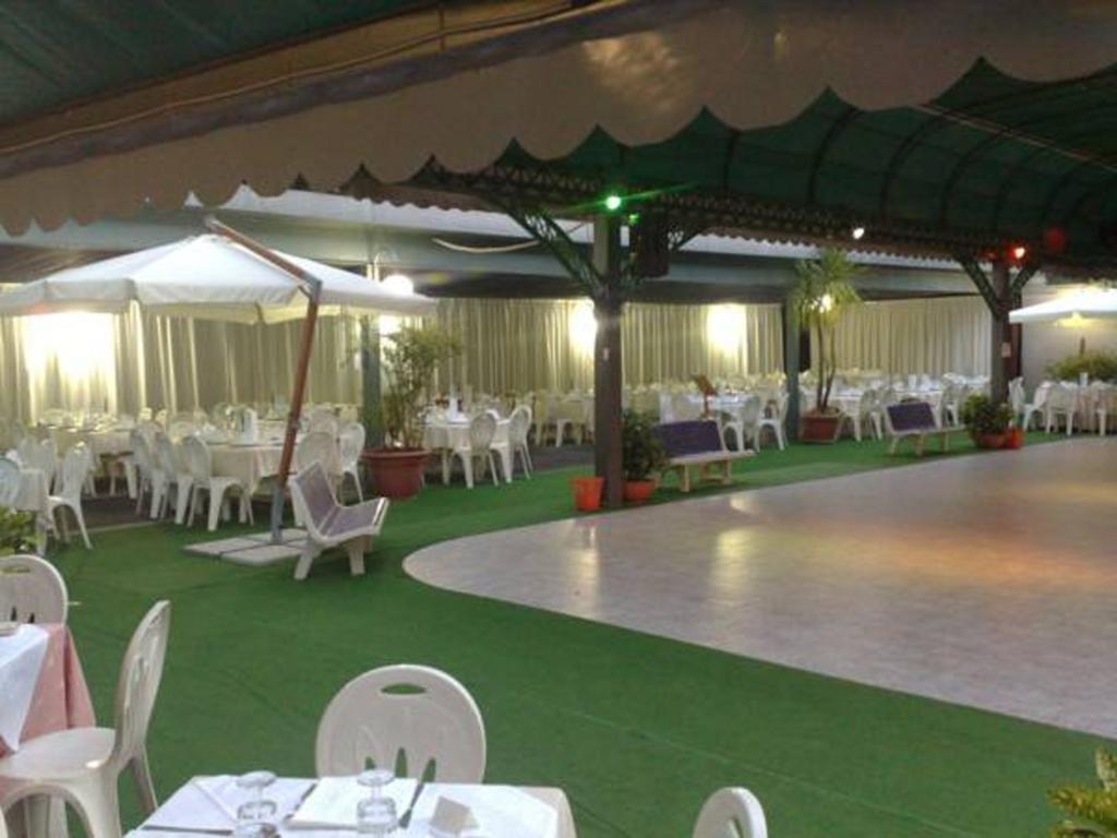 Hotel Ristorante Paradiso Albanella المظهر الخارجي الصورة