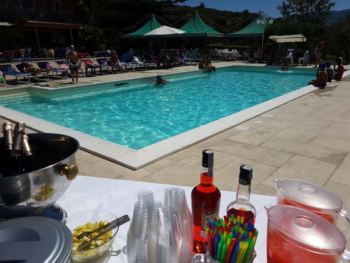 Hotel Ristorante Paradiso Albanella المظهر الخارجي الصورة
